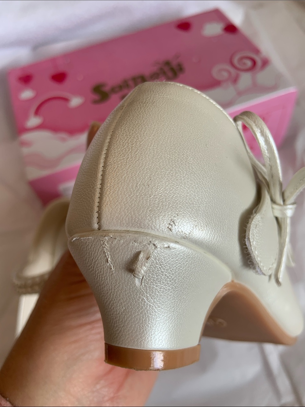 Girls Pearl Strap Cream Mary Jane Dress Shoes - Picture 8 of 12